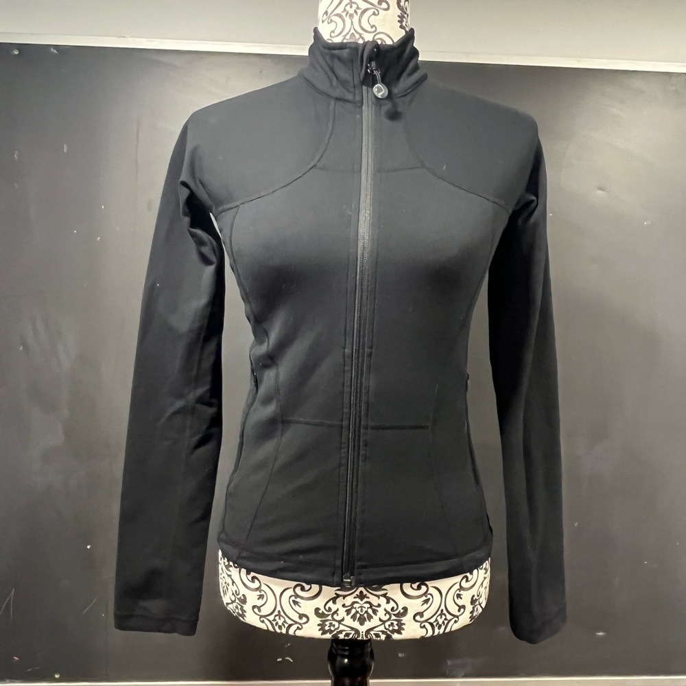 ⭐️Lululemon Jacket 211